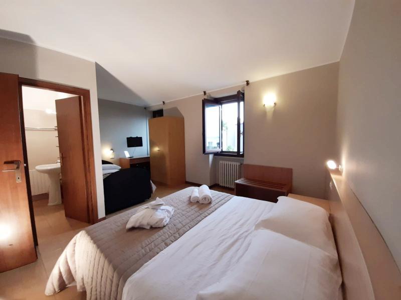 Hotel Touring Gardone Riviera Exterior photo