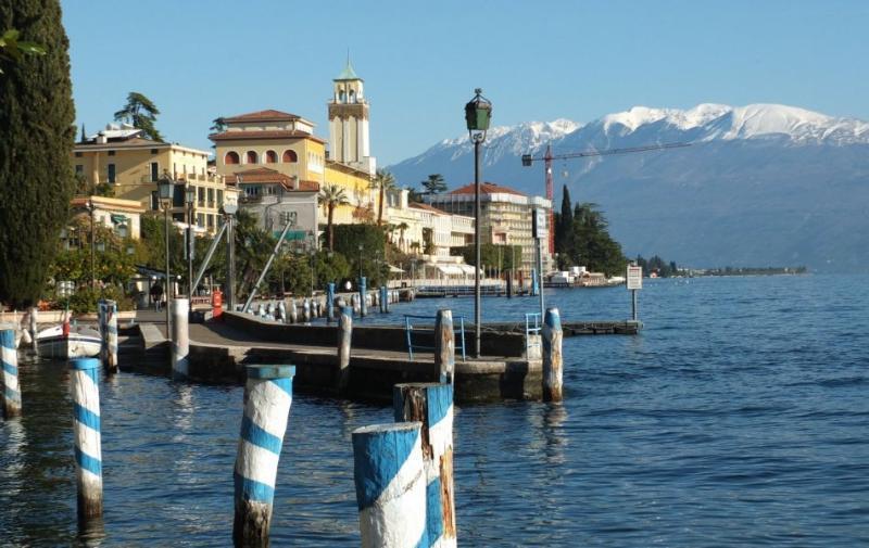 Hotel Touring Gardone Riviera Exterior photo